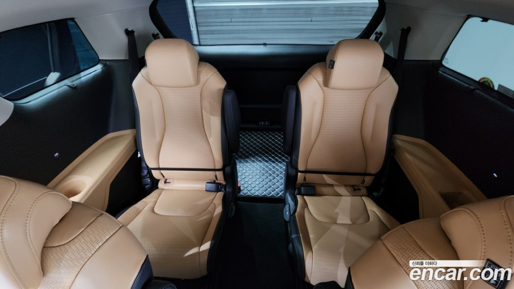 Kia Carnival 9-Seater Signature, 2023