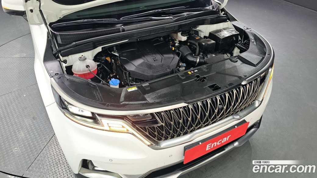Kia Carnival 7-Seater Signature, 2023
