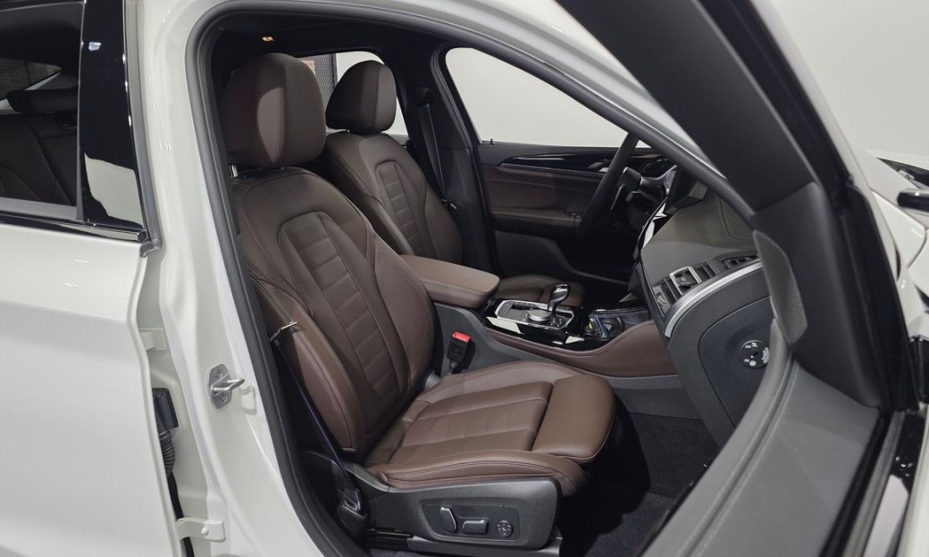 BMW X4 xDrive M40i, 2025