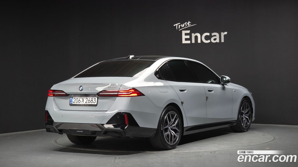 BMW 5-Series 520i M Sport, 2024
