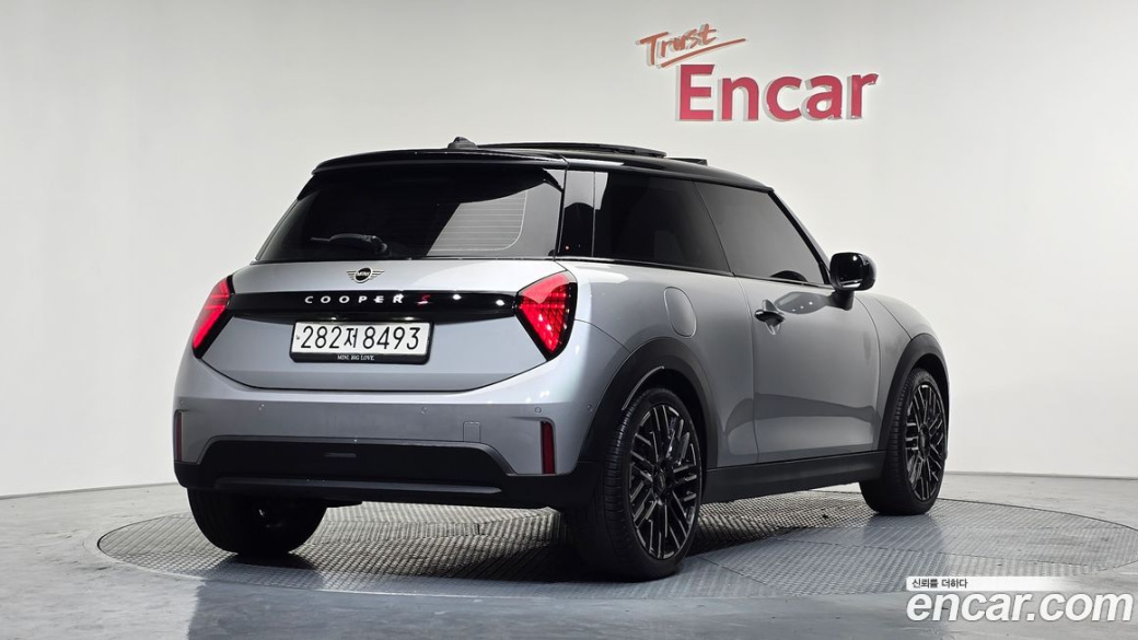 Mini Cooper Favoured, 2025