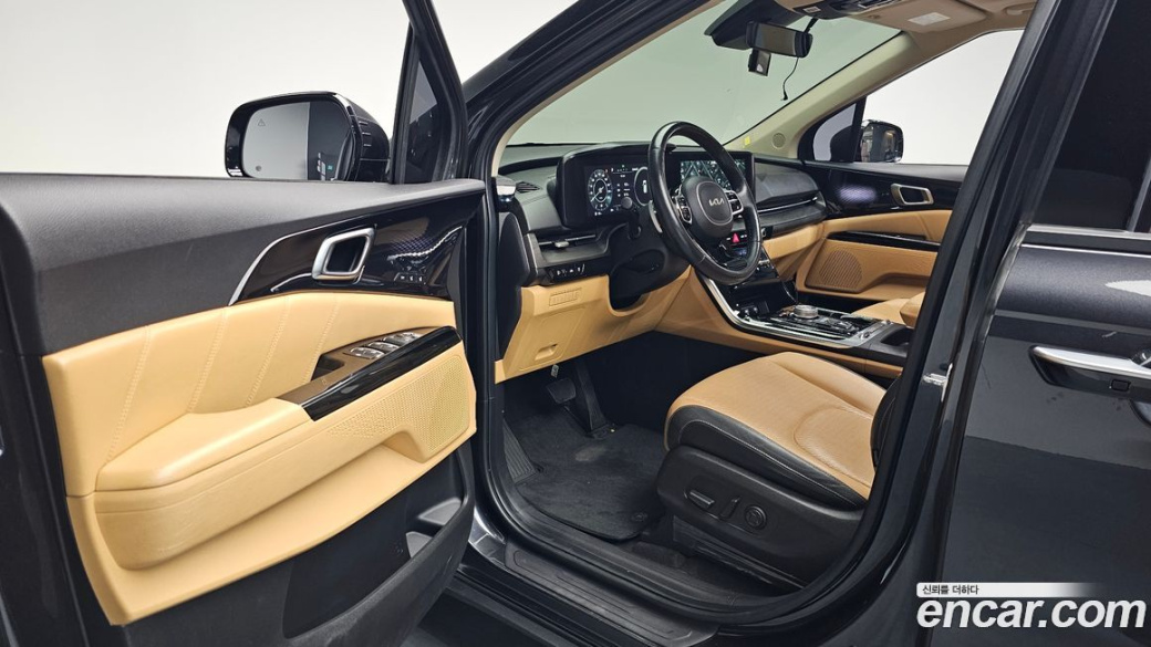 Kia Carnival 9-Seater Signature, 2023