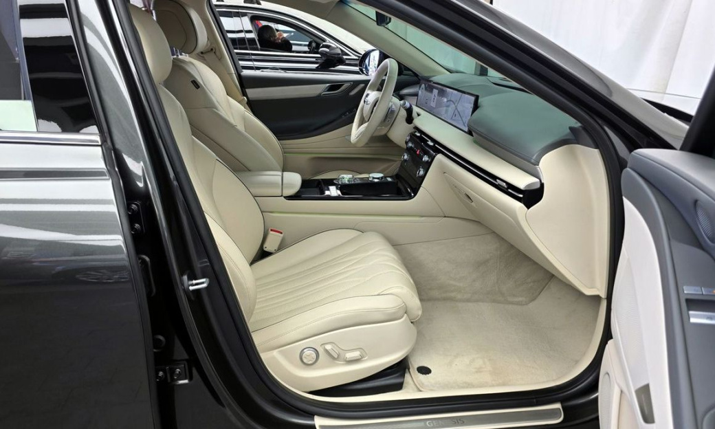 Genesis G80 Gasoline 2.5 Turbo AWD, 2025