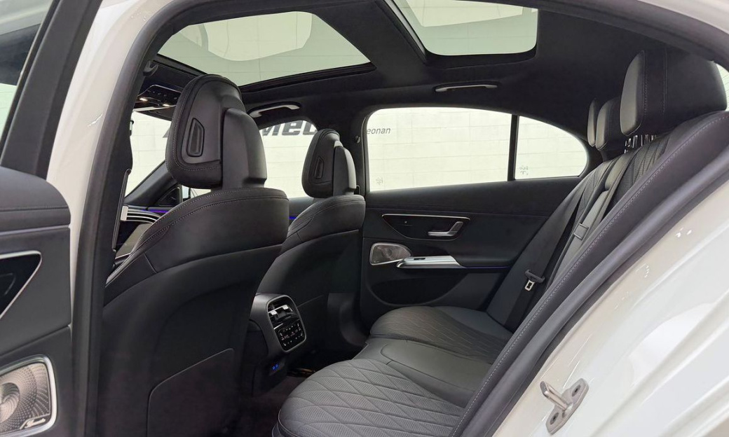 Mercedes-Benz E-Class E450 4MATIC Exclusive, 2025