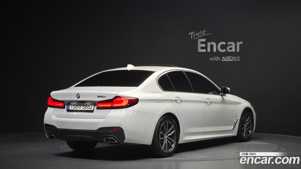 BMW 5-Series 520i M Sport, 2022