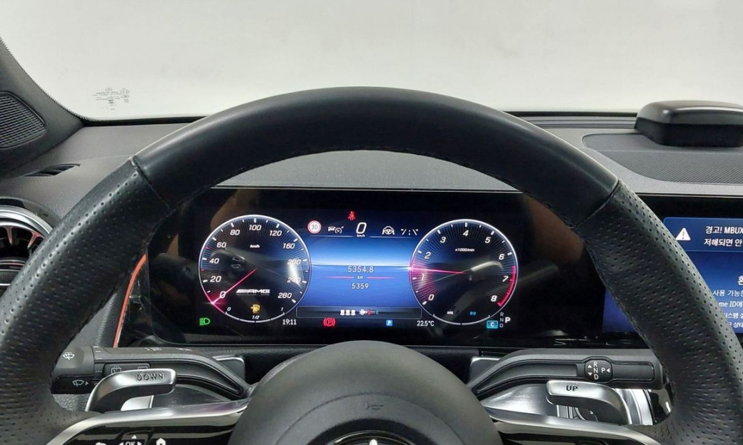 Mercedes-Benz GLB-Class AMG GLB35 4MATIC, 2025