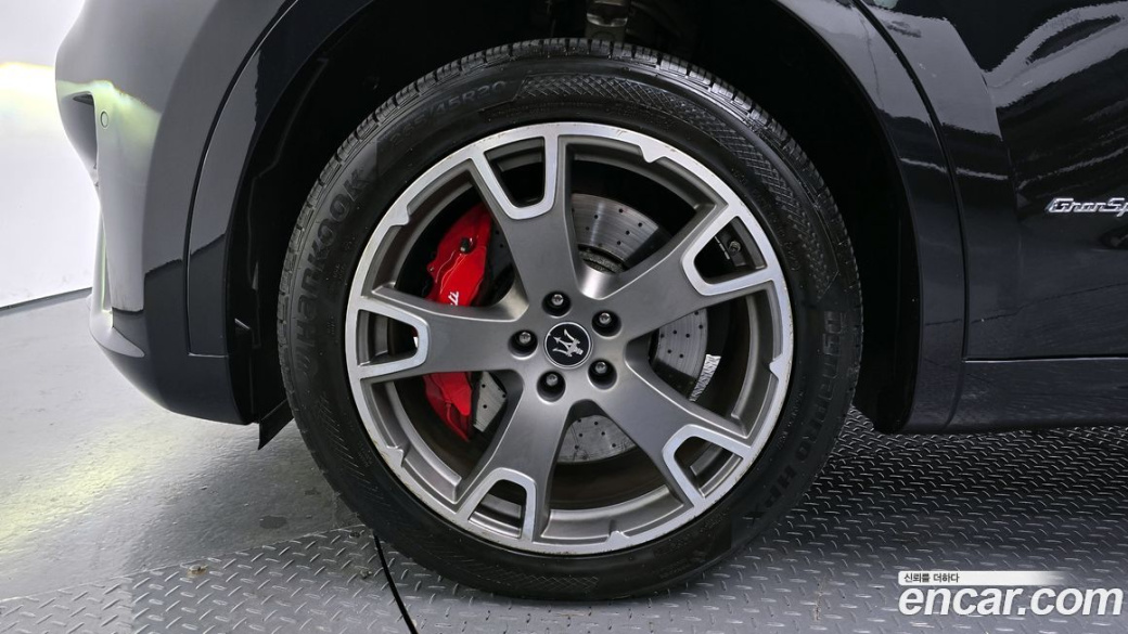 Maserati Levante 3.0 AWD Modena, 2021