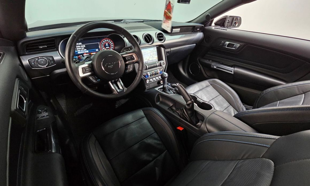 Ford Mustang Coupe, 2022