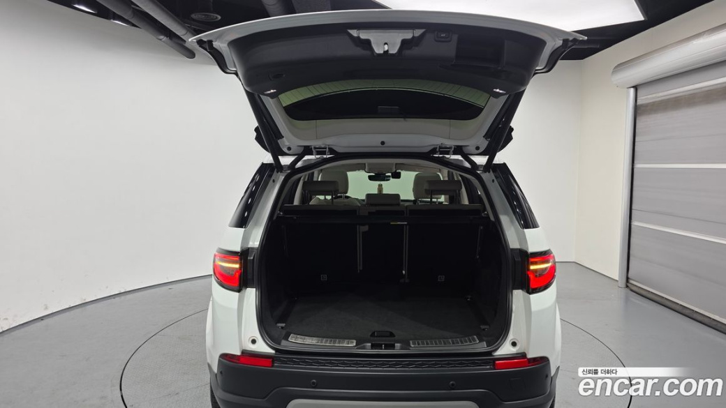 Land Rover Discovery Sport P250 SE, 2022