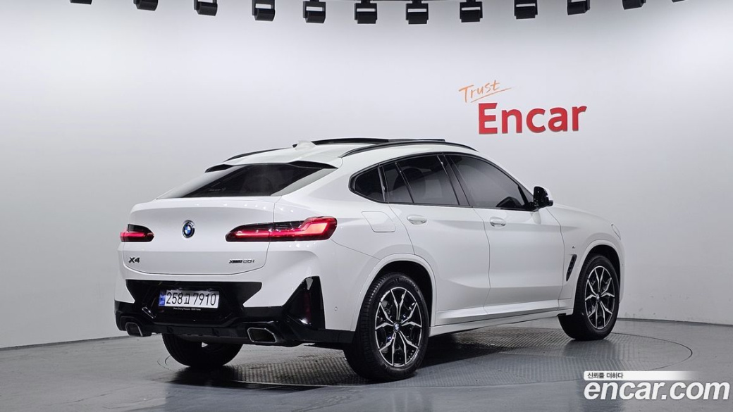 BMW X4 xDrive20i M Sport, 2023
