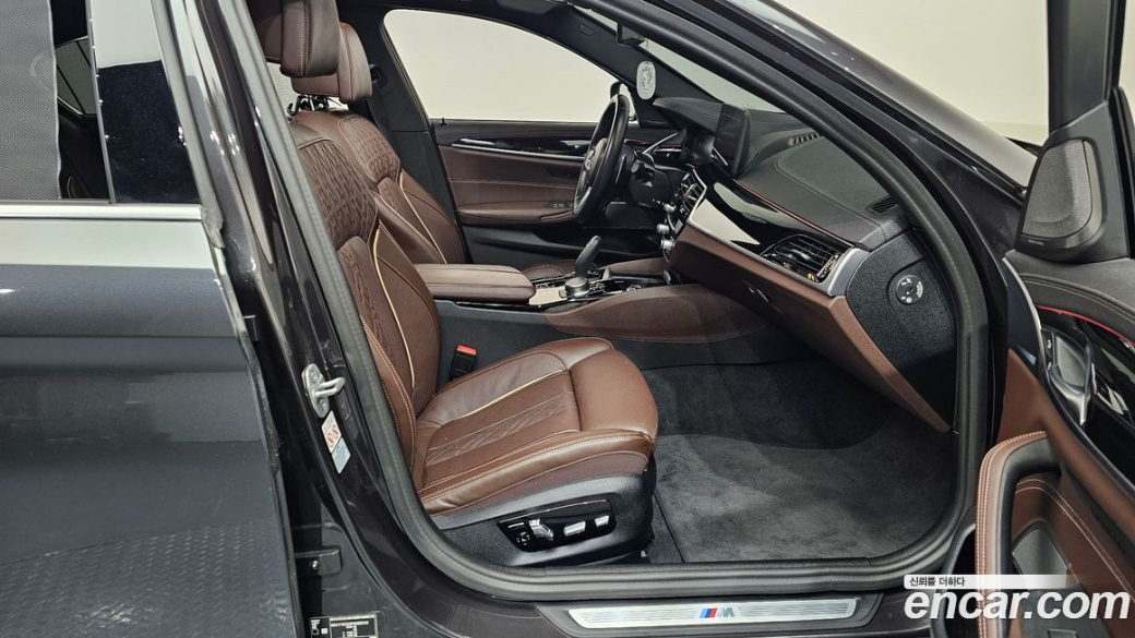 BMW 5-Series 530i M Sport Package, 2023