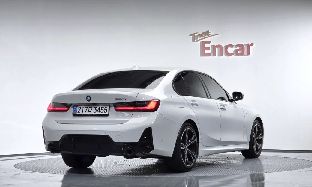 BMW 3-Series 320i M Sport, 2024