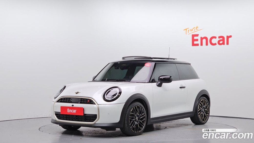 Mini Cooper Favoured, 2025