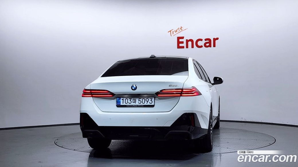 BMW 5-Series 520i M Sport, 2025