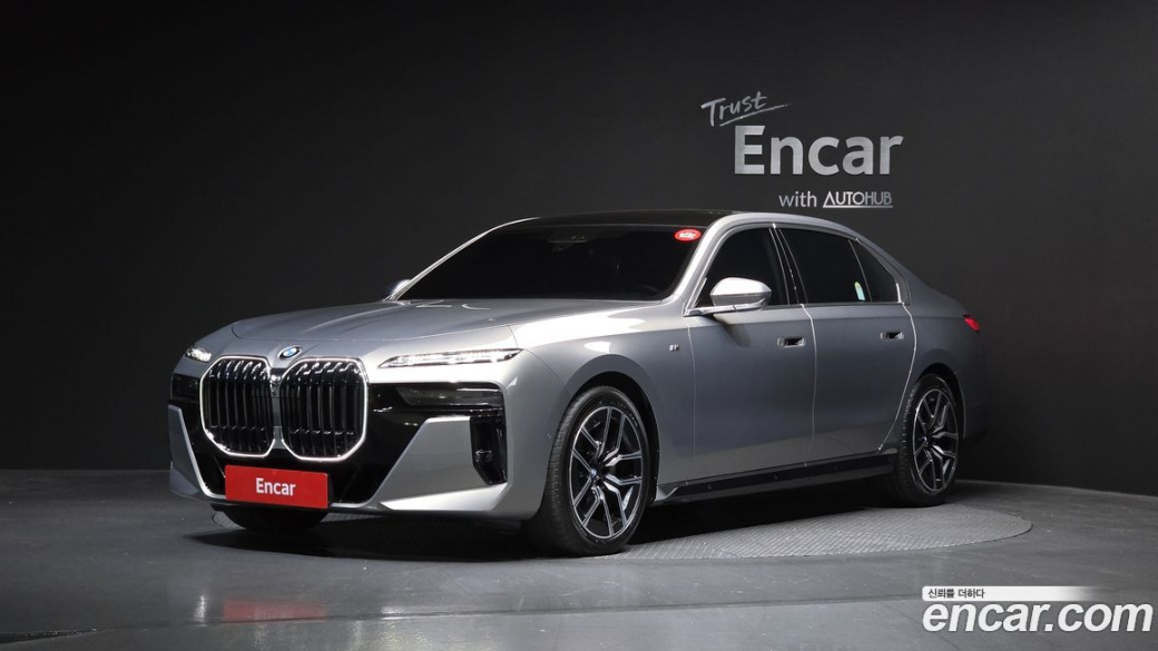 BMW 7-Series 740i xDrive M Sport, 2025