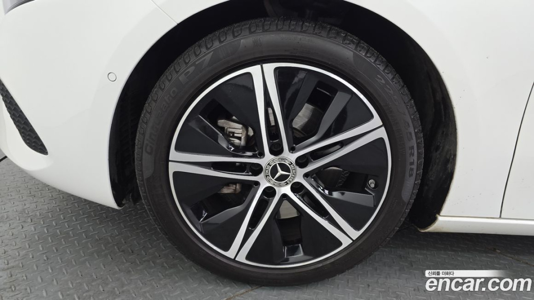Mercedes-Benz A-Class A220 Sedan, 2024