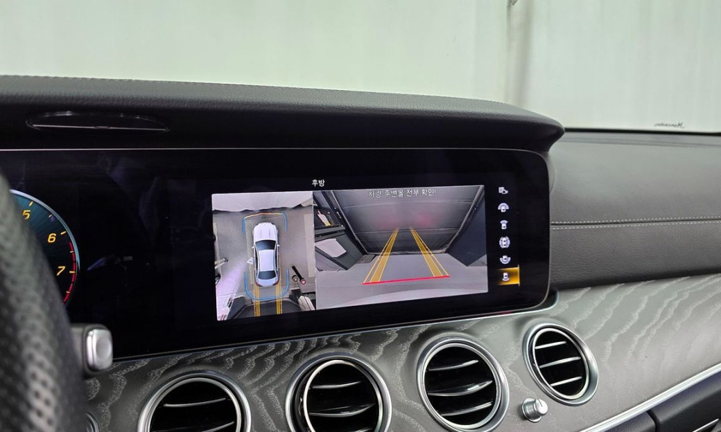 Mercedes-Benz E-Class E350 4MATIC AMG Line, 2022