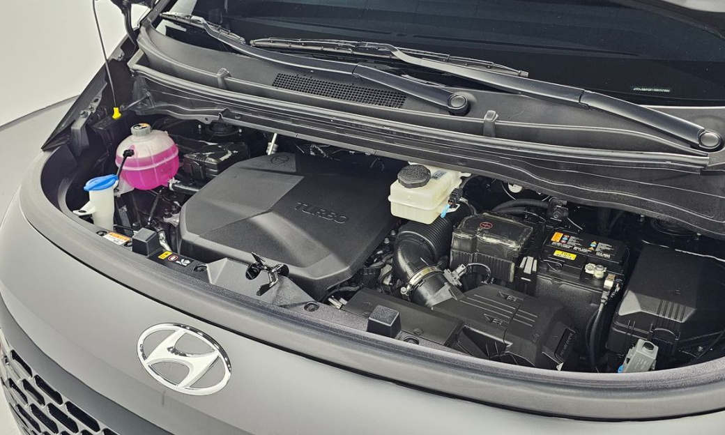 Hyundai Staria Tourer 9-Seater, 2024