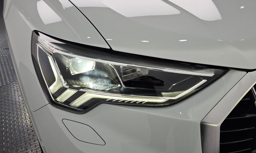 Audi Q3 35 TDI Premium, 2022