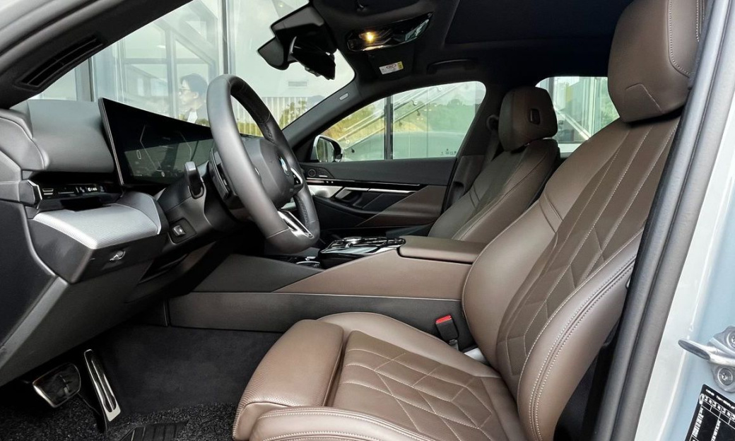 BMW 5-Series 520i M Sport, 2024