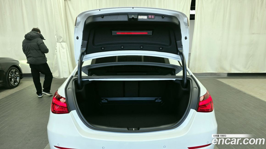 Mercedes-Benz C-Class C200 Avantgarde, 2025