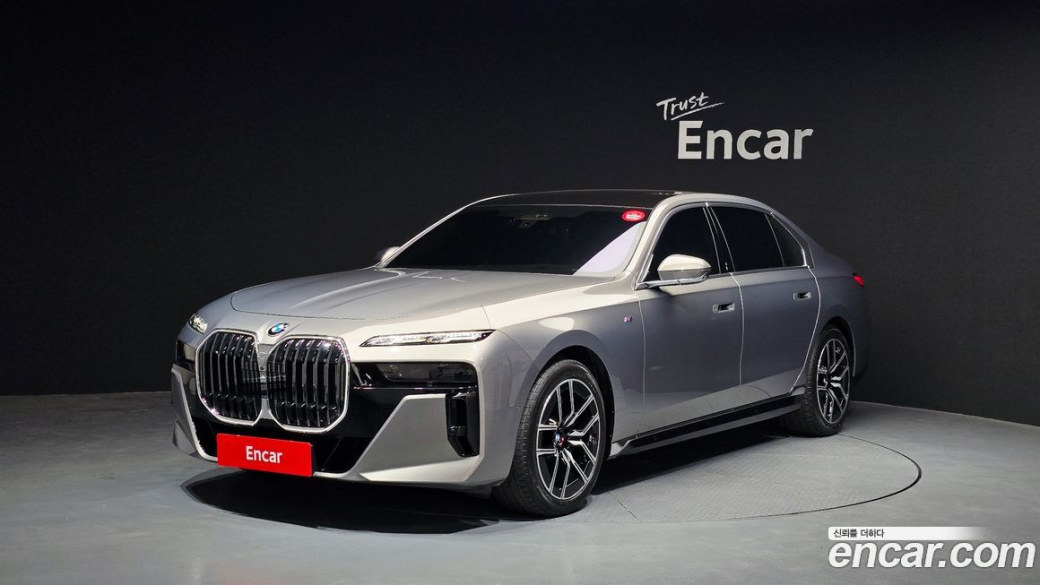 BMW 7-Series 740i xDrive M Sport, 2025
