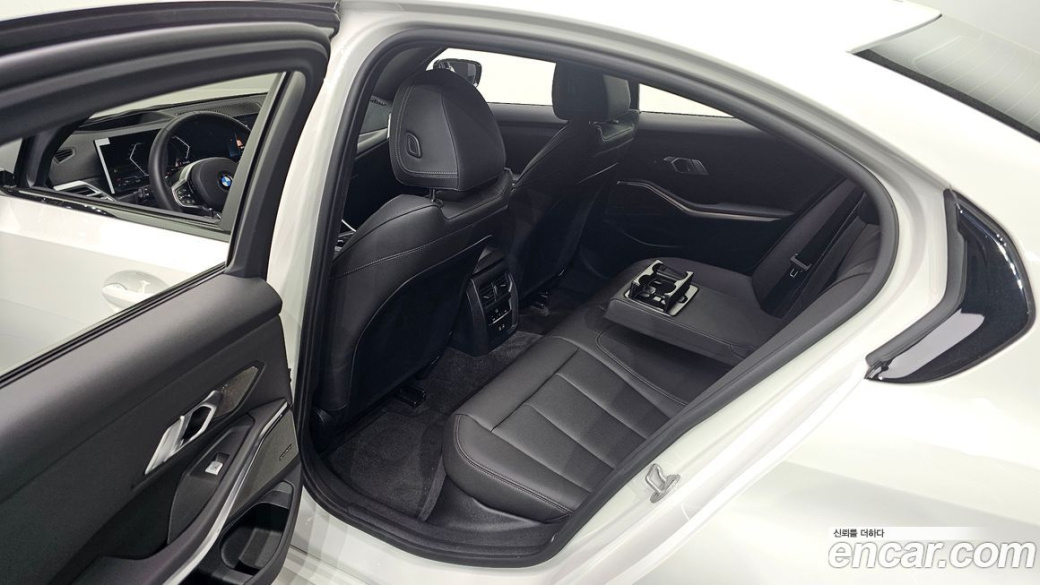 BMW 3-Series 320i M Sport, 2026