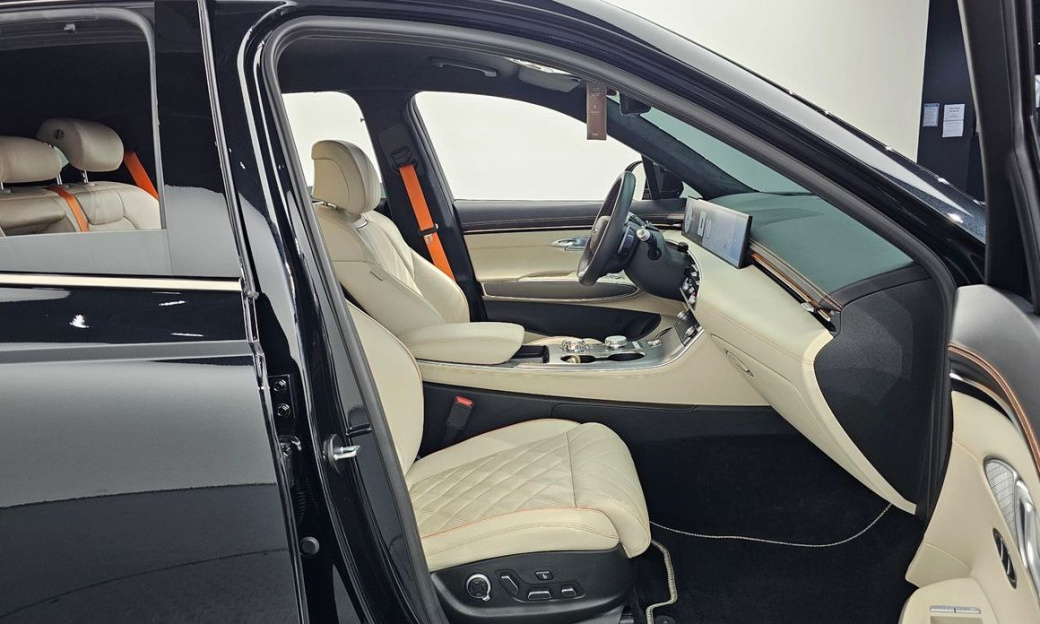 Genesis GV70 2.5T Gasoline AWD, 2025