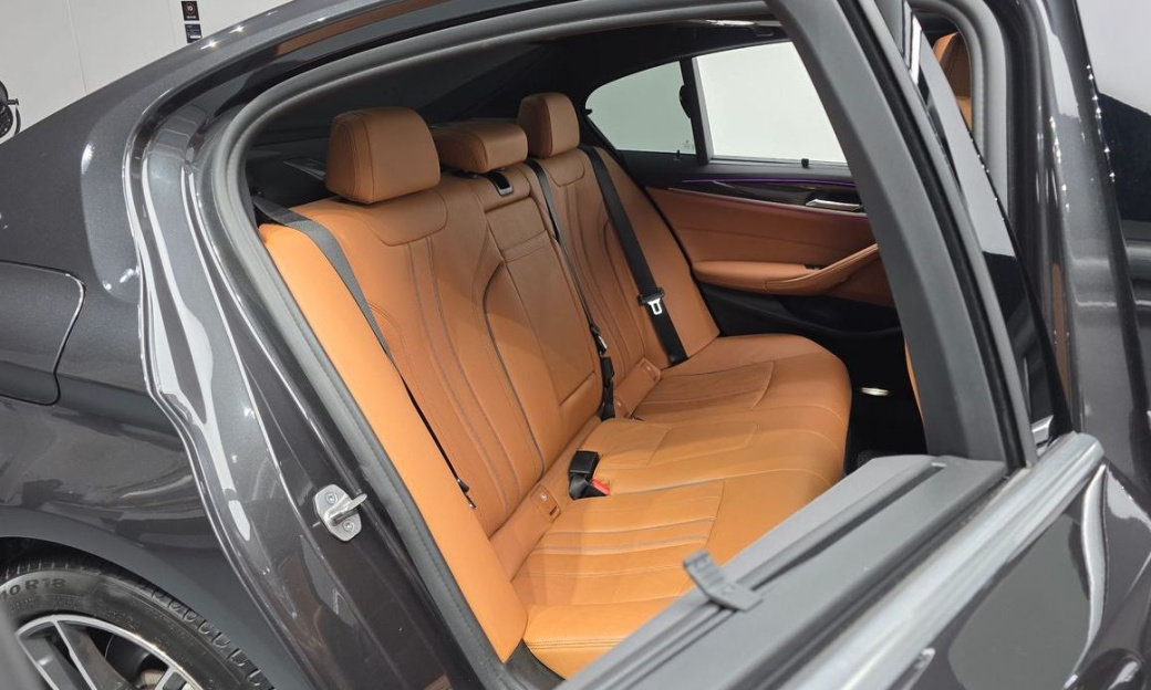 BMW 5-Series 520i M Sport, 2022