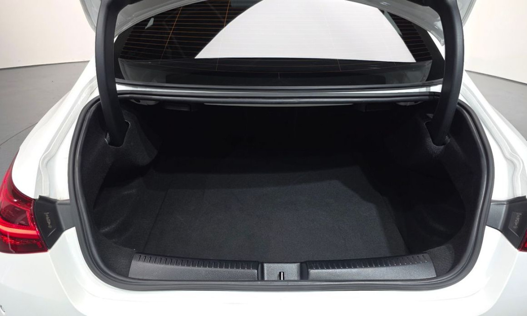 Mercedes-Benz CLA-Class CLA250 4MATIC, 2025