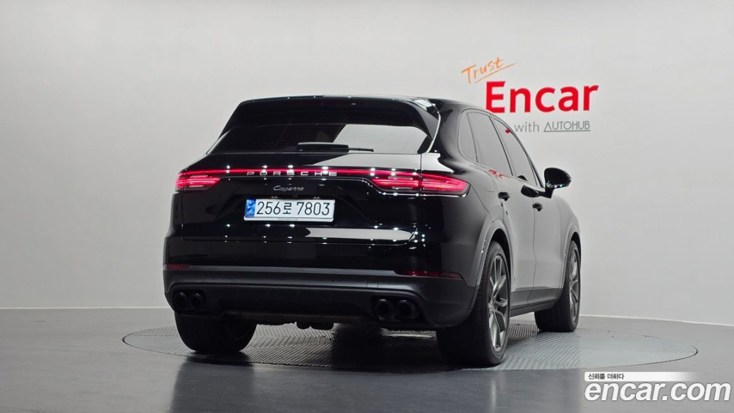 Porsche Cayenne 3.0 PLATINUM EDITION, 2022