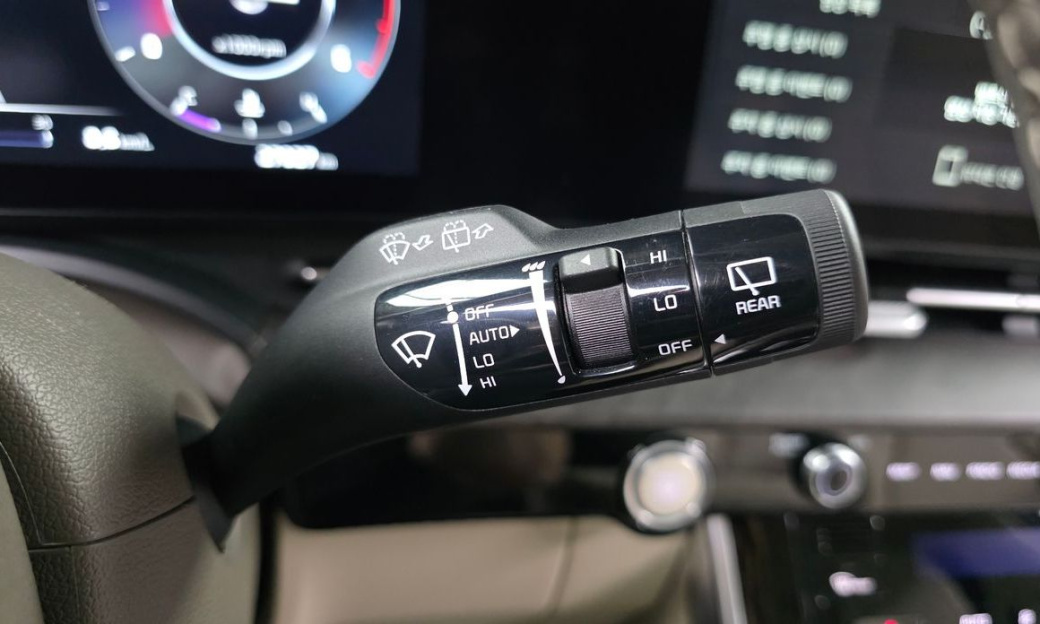 Kia Carnival 11-Seater Signature, 2023