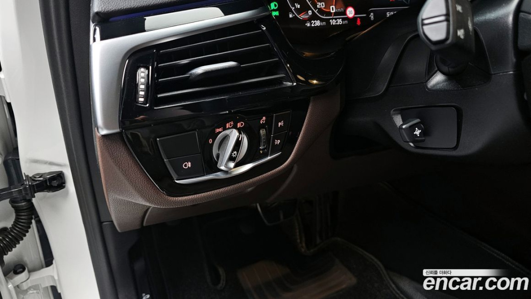 BMW 5-Series 530i xDrive M Sport Package, 2023
