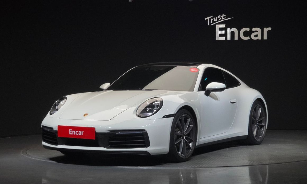 Porsche 911 Carrera 4, 2022
