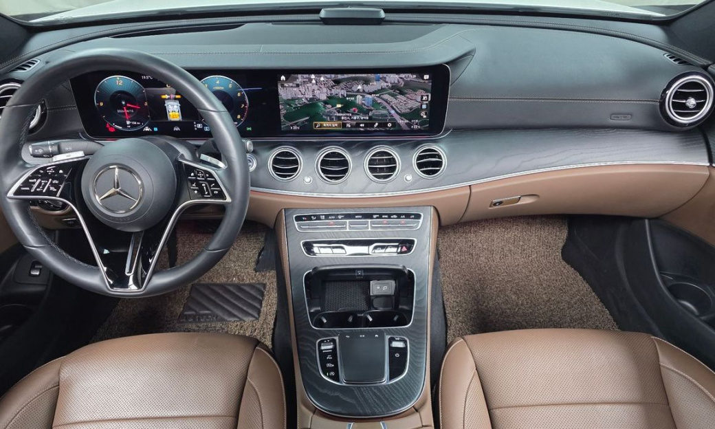 Mercedes-Benz E-Class E250 AMG Line, 2023