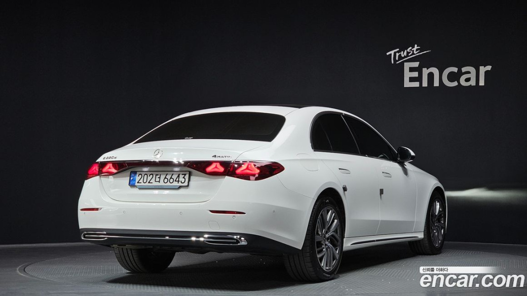 Mercedes-Benz E-Class E220d 4MATIC Exclusive, 2024