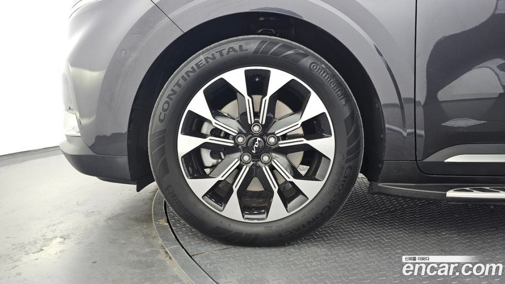 Kia Carnival 9-Seater Signature, 2022