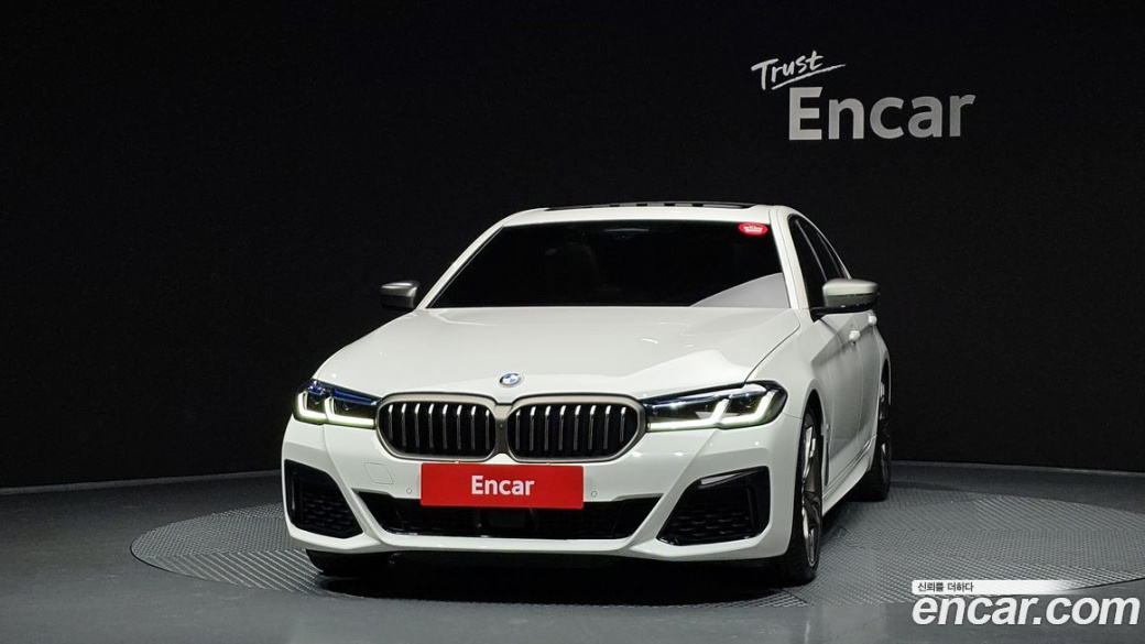 BMW 5-Series M550i xDrive, 2022