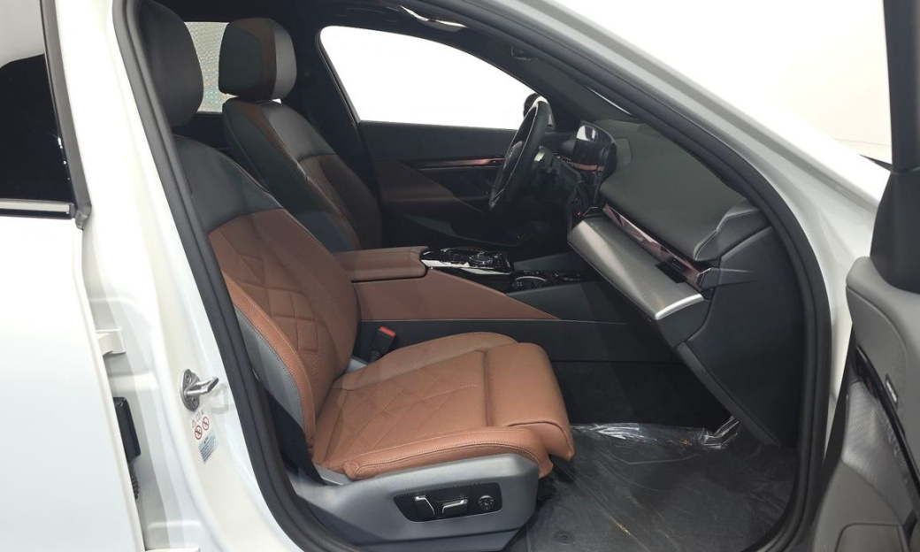 BMW 5-Series 530i xDrive M Sport, 2024