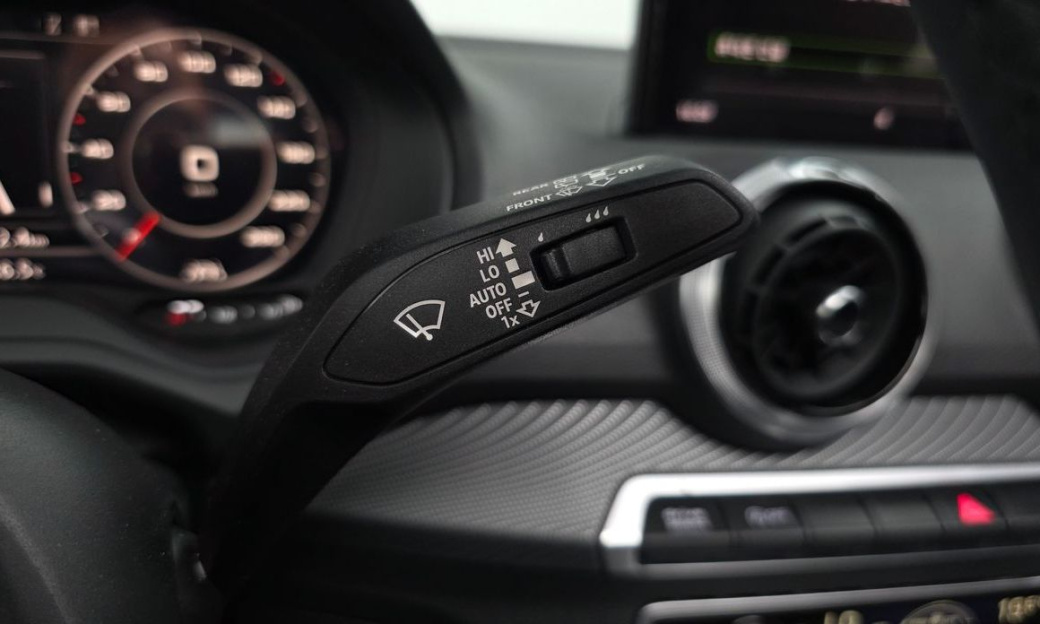Audi Q2 35 TDI Premium, 2023