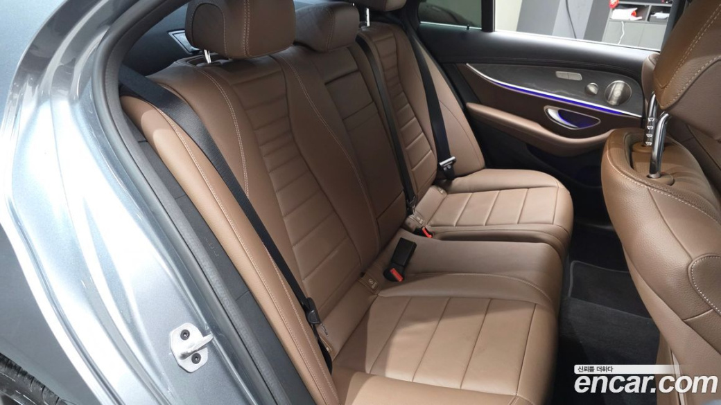 Mercedes-Benz E-Class E350 4MATIC Exclusive, 2023