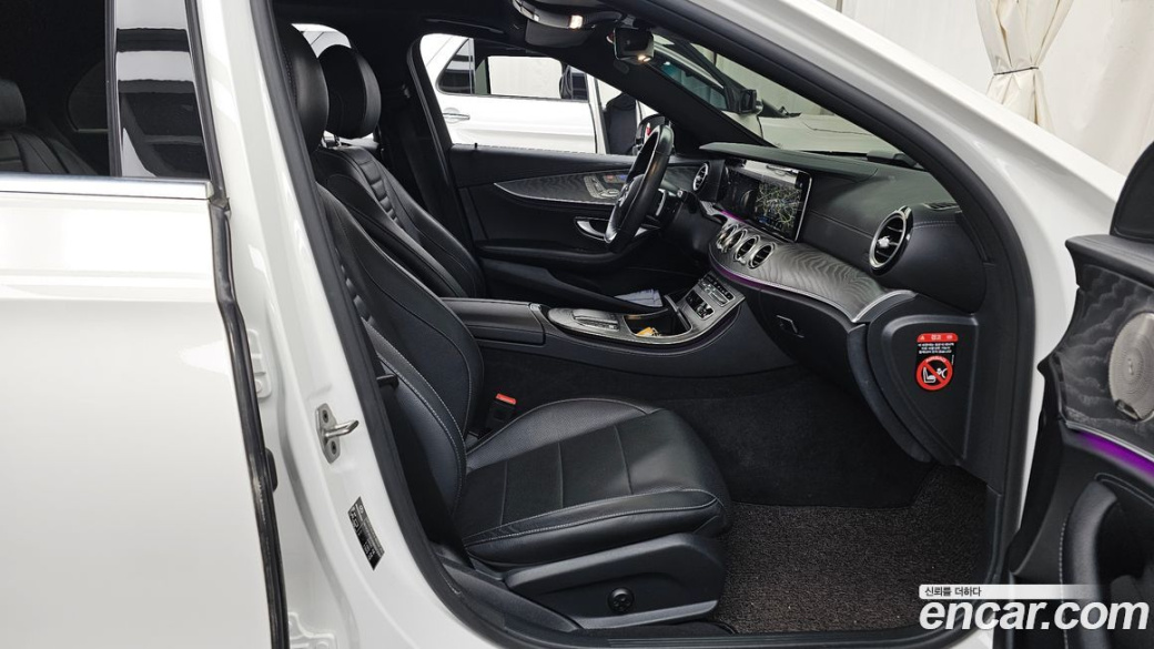 Mercedes-Benz E-Class E350 4MATIC AMG Line, 2022