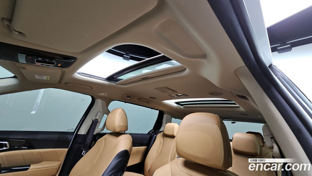 Kia Carnival 9-Seater Signature, 2023