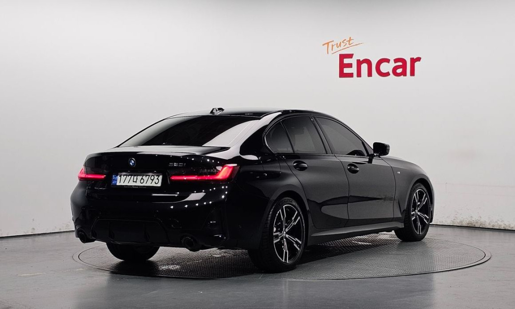 BMW 3-Series 320i M Sport, 2024