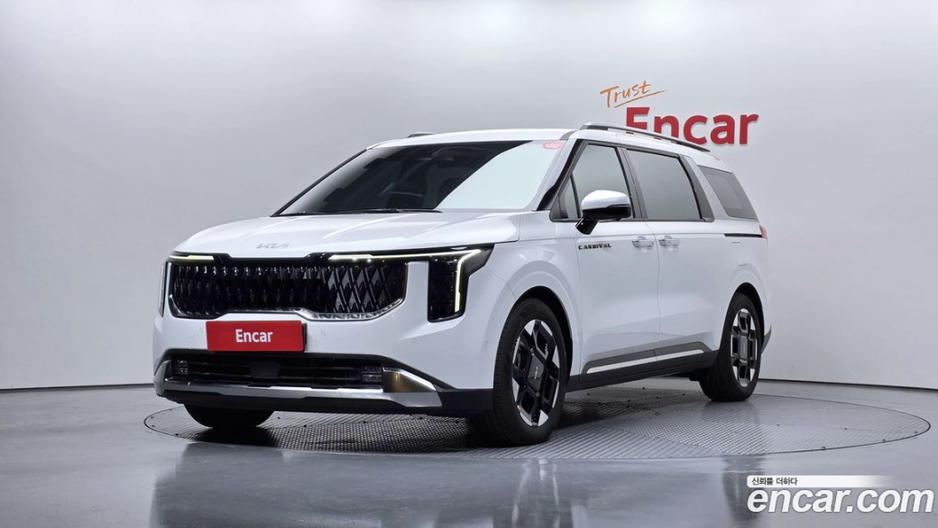 Kia Carnival 9-Seater Signature, 2024