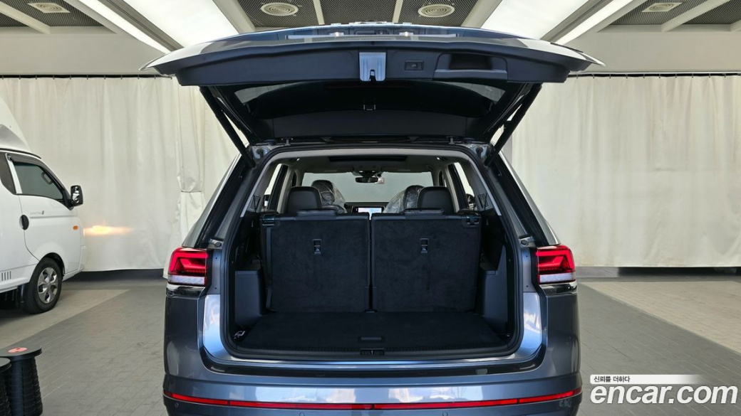 Volkswagen Atlas 2.0 TSI R-LINE 6-Seater, 2025