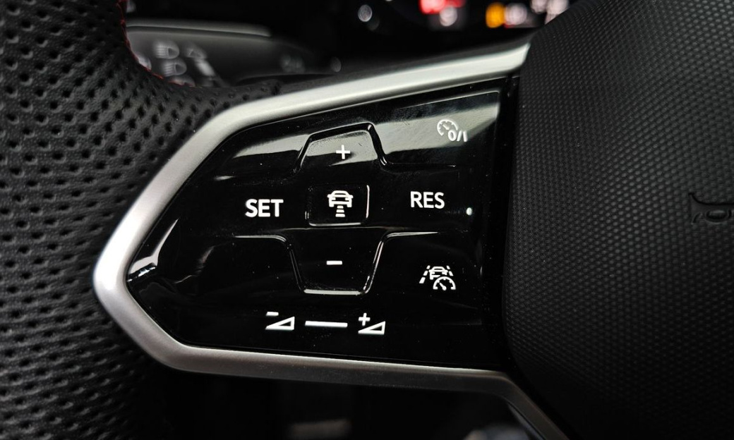 Volkswagen Golf 2.0 GTI, 2024