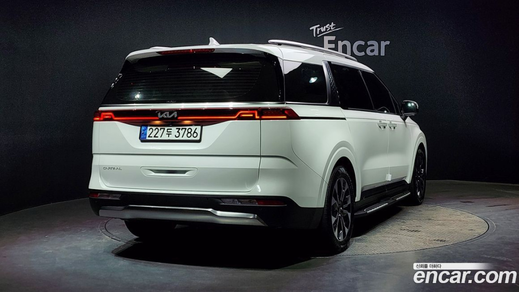 Kia Carnival 9-Seater Signature, 2023