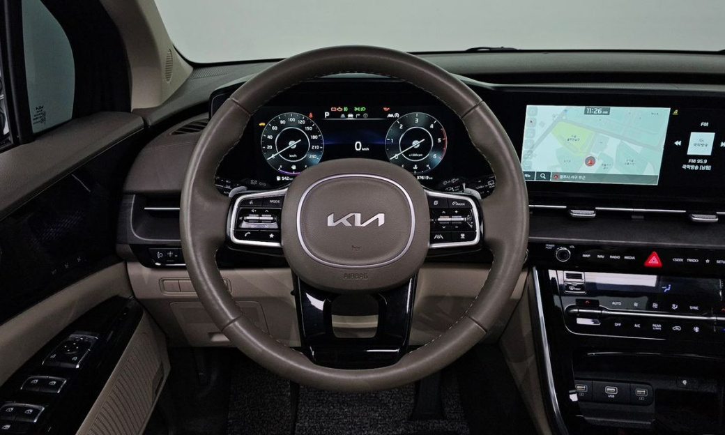 Kia Carnival 9-Seater Signature, 2023