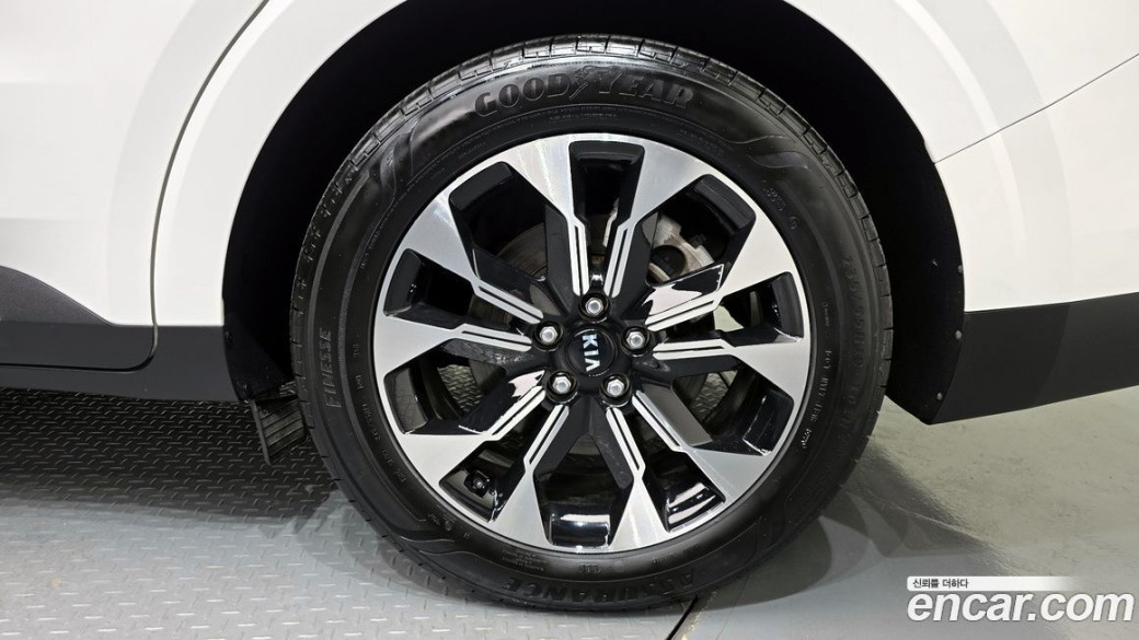 Kia Carnival 9-Seater Noblesse, 2021